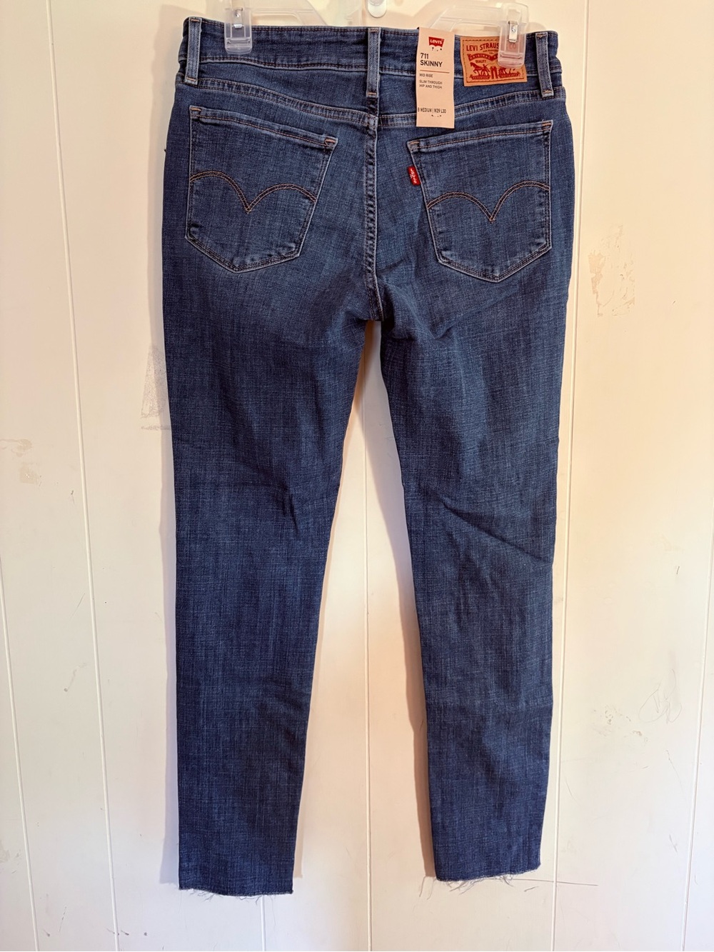 Levi’s 711 Skinny Jeans 8 Medium 29x30 Distressed Ripped New Blue Denim Women’s - Picture 2 of 9